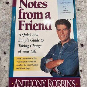 Notes from a friend softcover book by Tony Robbins- like new!